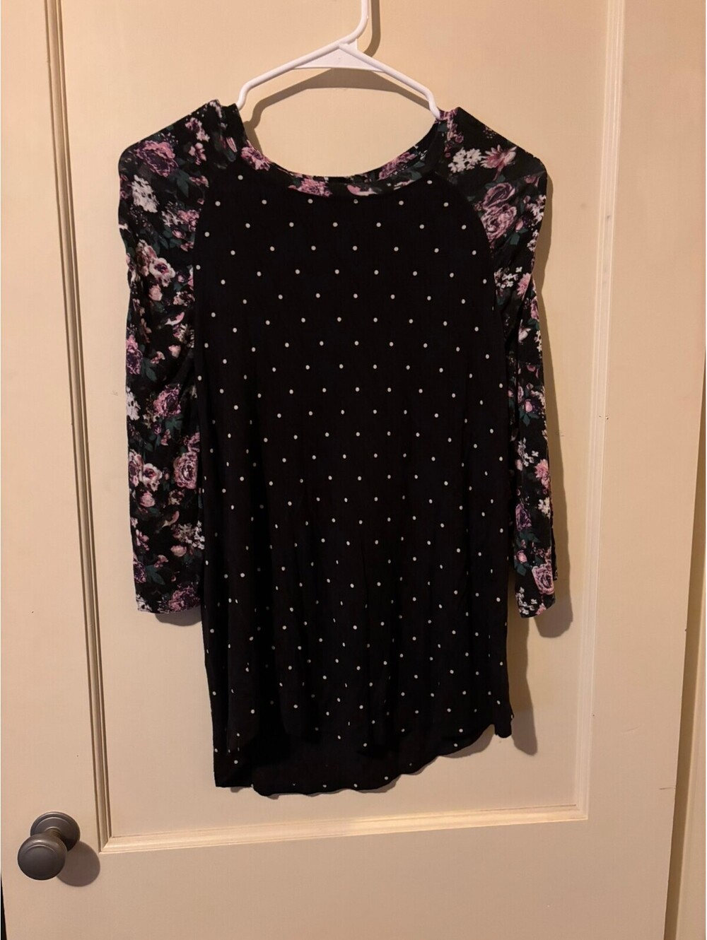 Black polka dot floral sleeve top Medium